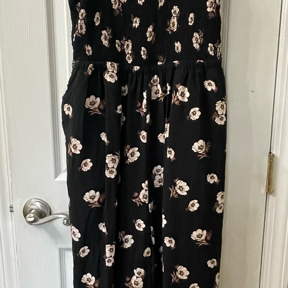 Torrid like new women’s floral one piece jumpsuit. - Picture 5 of 7